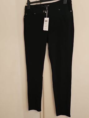 Eileen Fisher Black Skinny Jean Tag Display